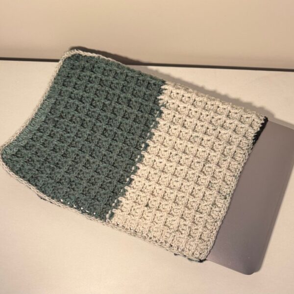 Crochet Laptop Sleeve 3